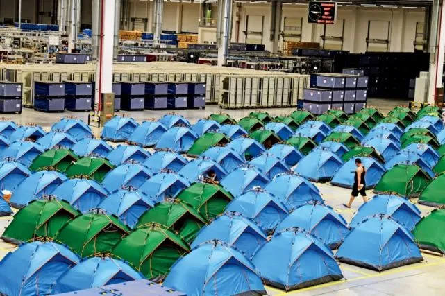 陷在疫情里|工劳小报 试刊#0